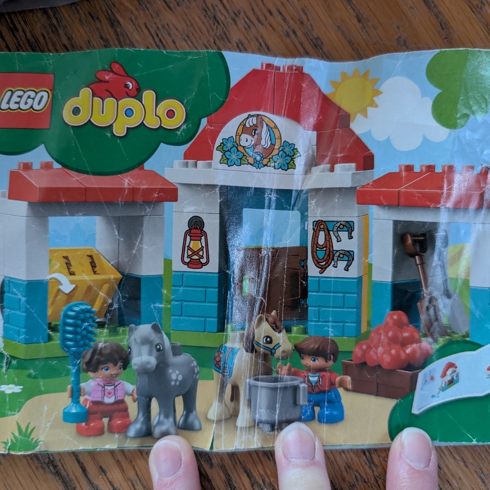 Lego Duplo Horse Stable - Picture 2 of 3